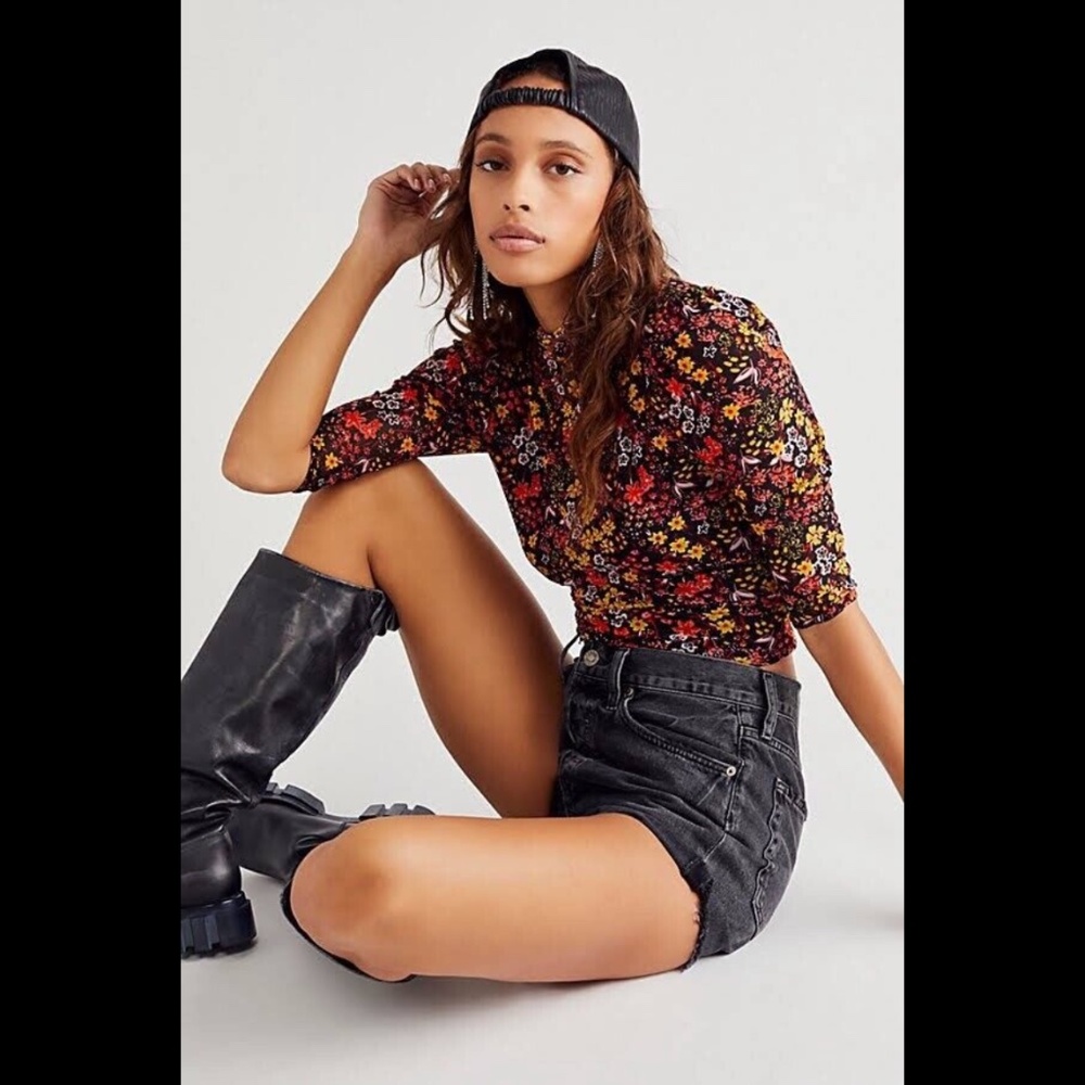 Free People Gather Tee in Twyla Ditsy Floral Size M - NWT